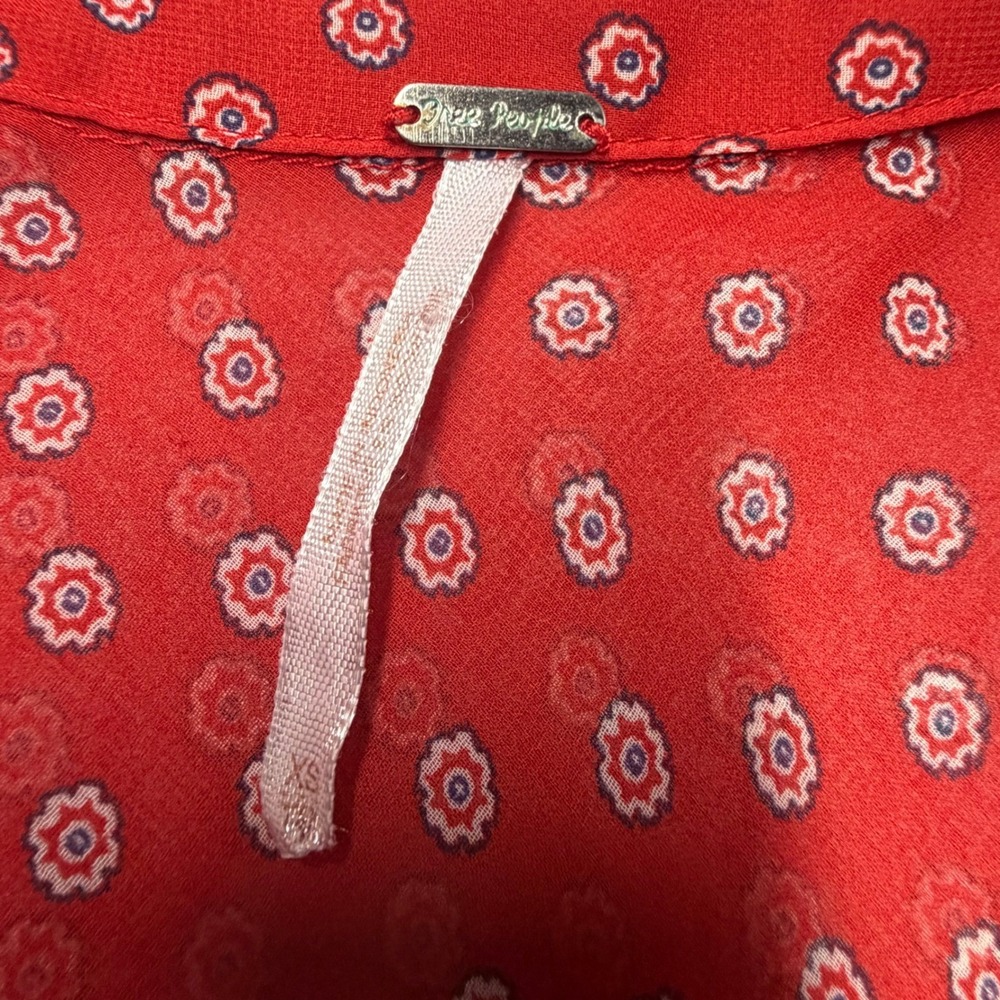 Free People Button Down Red Floral Medallion Sheer Shirt Paisley XS Boho - Picture 5 of 7